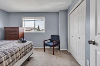 10150-10150 121 Ave in Grande Prairie, AB - Building Photo - Building Photo