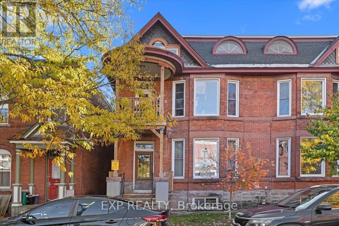 484 Gilmour St in Ottawa, ON - Building Photo