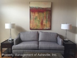 42 Schenck Pkwy in Asheville, NC - Building Photo - Building Photo