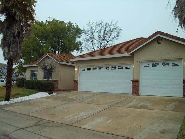 property at 1810 Patty Dr