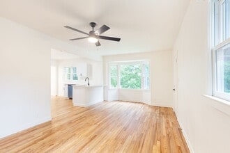 882 Oakland Dr SW in Atlanta, GA - Building Photo - Building Photo
