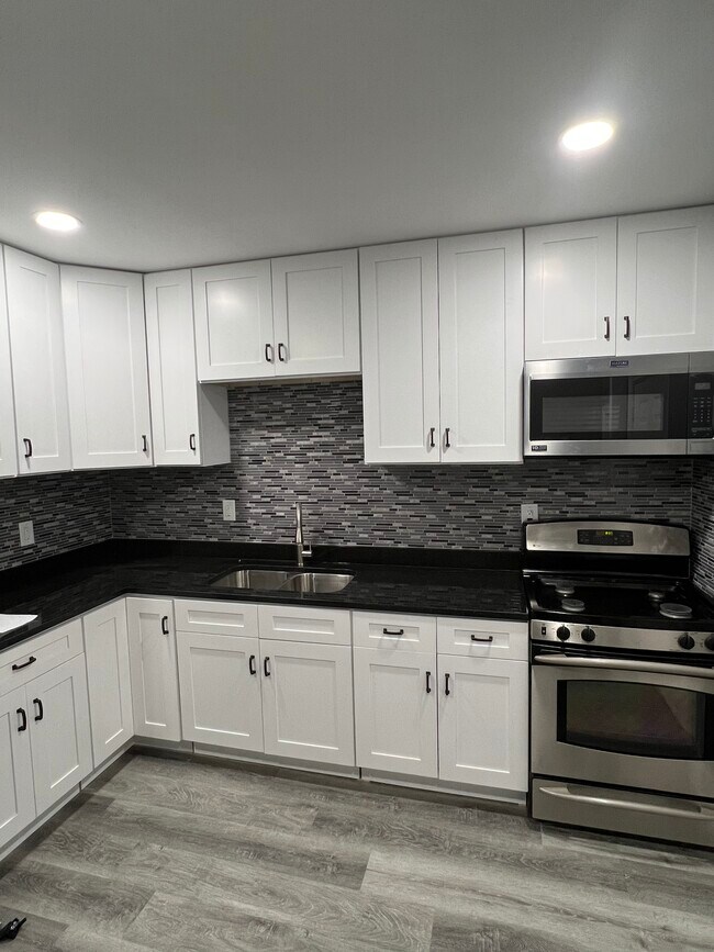 3240 W Polk St in Chicago, IL - Building Photo - Building Photo