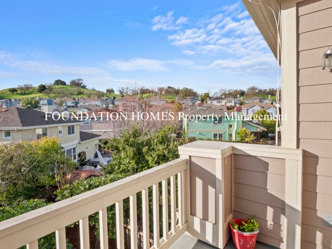 33 Ranch Dr in Novato, CA - Building Photo - Building Photo