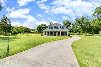 123 Cypress Dr in Opelousas, LA - Building Photo - Building Photo