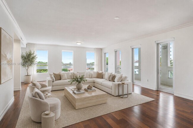 property at 455 E Palmetto Park Rd