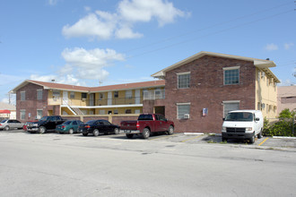 1235 W 66th St in Hialeah, FL - Building Photo - Building Photo