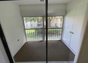 350 Club Cir, Unit 2 in Boca Raton, FL - Building Photo - Building Photo