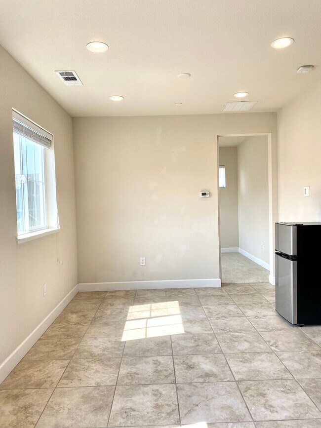 1063 Strawberry Ter in Davis, CA - Building Photo - Building Photo
