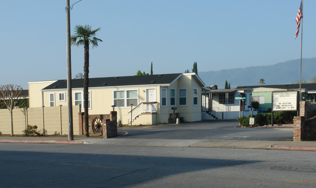 Wagon Wheel Mobile Village in Gilroy, CA - Building Photo - Building Photo