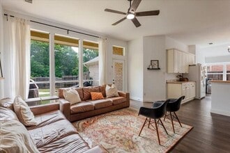 2209 Swallow Ln in Lewisville, TX - Building Photo - Building Photo