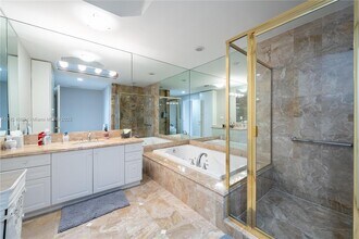 9559 Collins Ave, Unit SPH-G in Surfside, FL - Foto de edificio - Building Photo