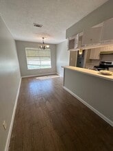 1015 Mccall Ave in Conroe, TX - Building Photo - Building Photo