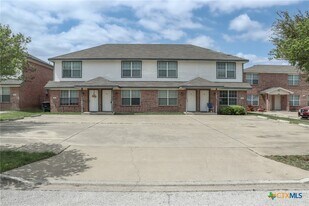807 Leifester Cir, Unit B in Killeen, TX - Building Photo