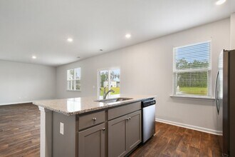 56 Cedar View Cir in Bluffton, SC - Building Photo - Building Photo