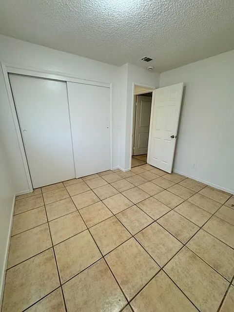 2553 Glen Ave in Merced, CA - Building Photo - Building Photo