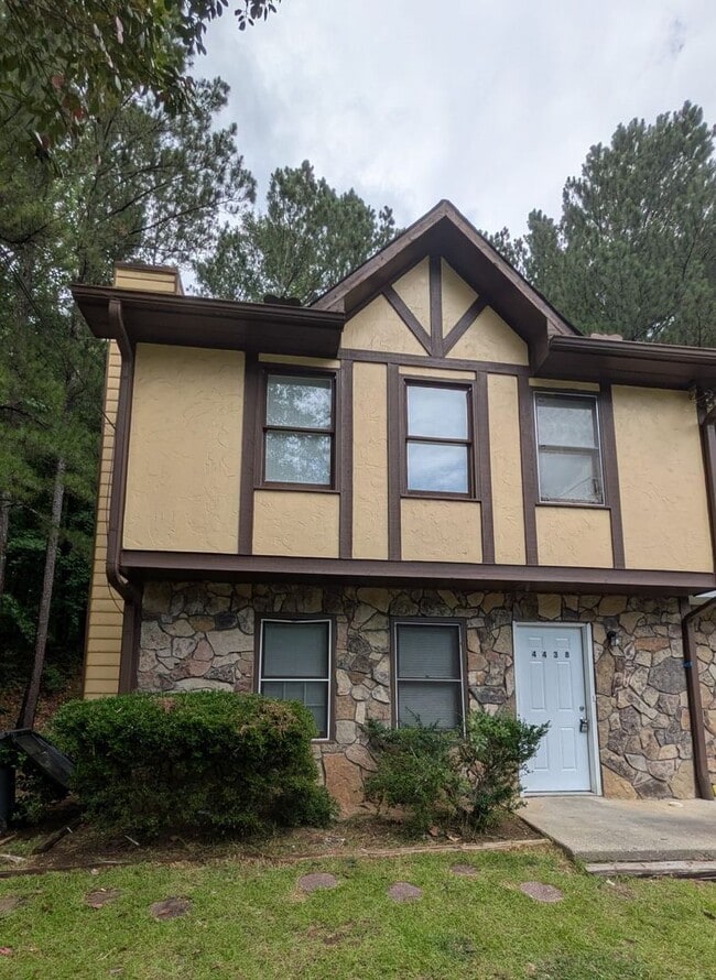 property at 4438 Coopers Creek Dr SE