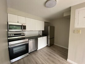 200 Spruce St in Moncton, NB - Building Photo