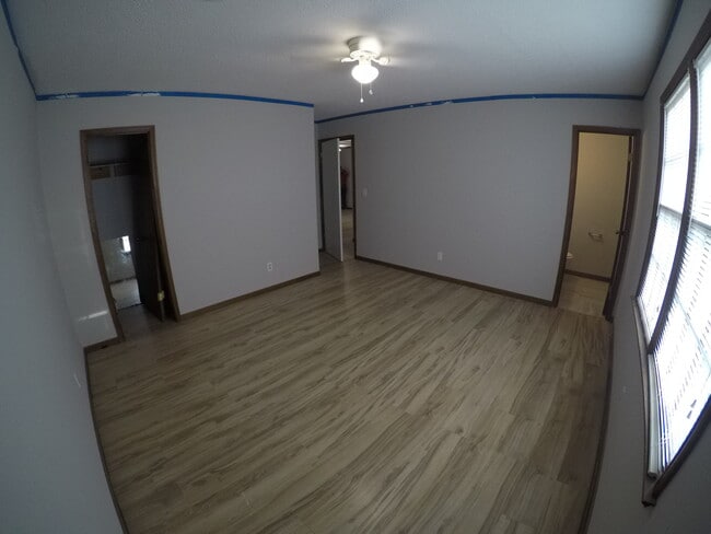 1536 E Blackstock Rd in Moore, SC - Foto de edificio - Building Photo