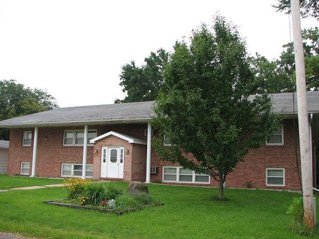 804 Roosevelt St in Story City, IA - Building Photo