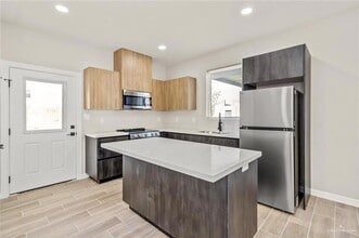 101 Yosemite Dr, Unit 3 in Mission, TX - Building Photo - Building Photo