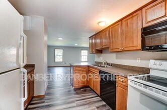 1111 N Byrne Rd in Toledo, OH - Building Photo - Building Photo