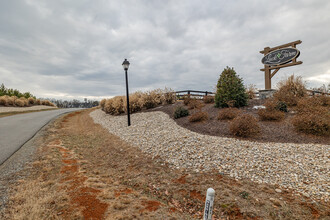 Luck Farm in Ashland, VA - Foto de edificio - Building Photo