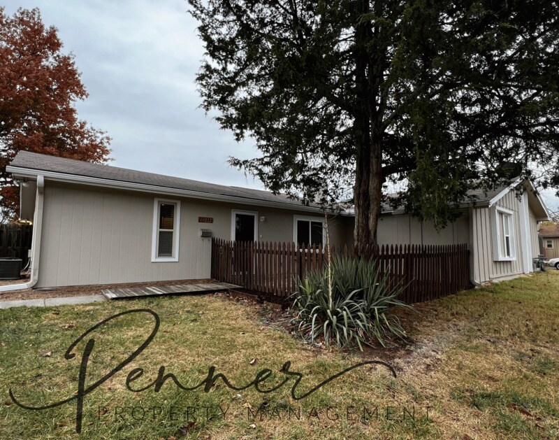 14013 Ballantrae Dr in Grandview, MO - Building Photo
