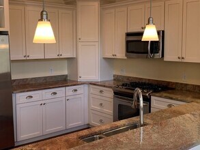 22 White Oaks Ln in Reading, MA - Building Photo - Building Photo