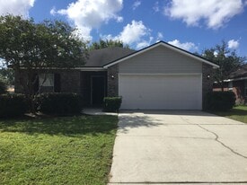 2508 Spring Pond Ln in Jacksonville, FL - Building Photo