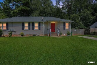 1986 Cogar Dr in Decatur, GA - Foto de edificio - Building Photo