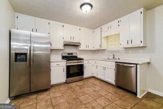 5338 Olde St in Stone Mountain, GA - Building Photo - Building Photo