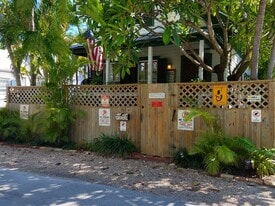 816 Center St in Key West, FL - Building Photo