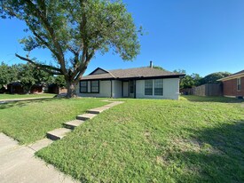 1307 Edelweiss Dr in Allen, TX - Building Photo