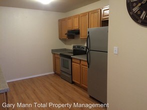 7733 McDougal Ave NE in Moses Lake, WA - Building Photo - Building Photo