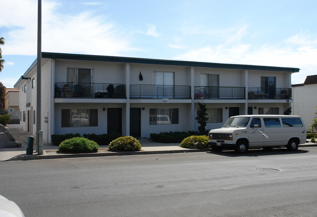 302 Mathilda Dr in Goleta, CA - Foto de edificio