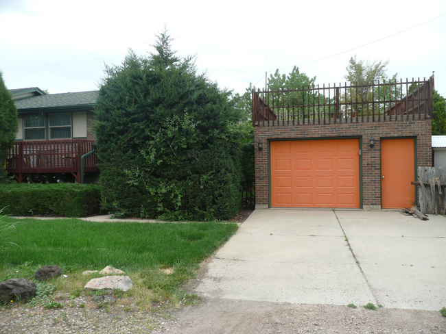 12175 W 8th Ave in Lakewood, CO - Building Photo - Building Photo