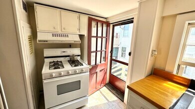 1 Washington St in Marblehead, MA - Building Photo - Building Photo