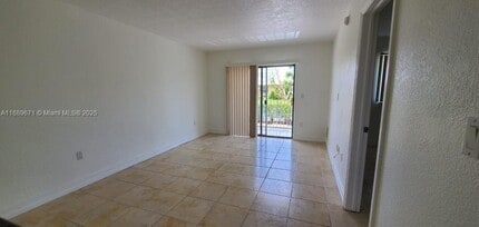 445 SW 11th St in Miami, FL - Building Photo - Building Photo