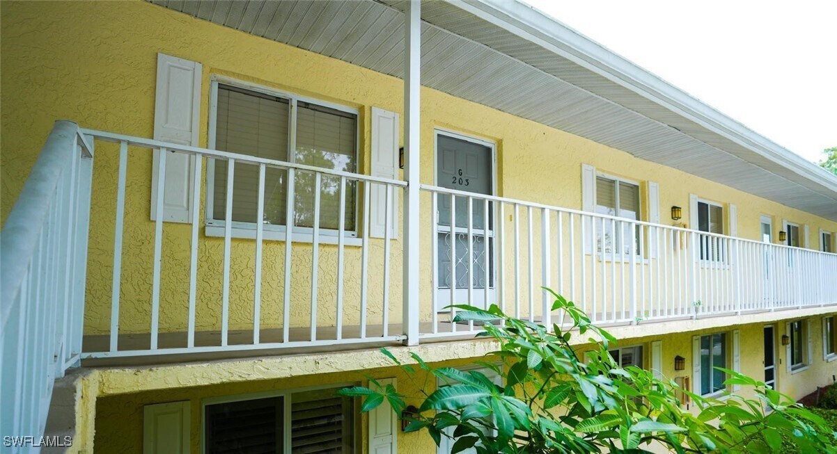 3451 County Barn Rd in Naples, FL - Building Photo
