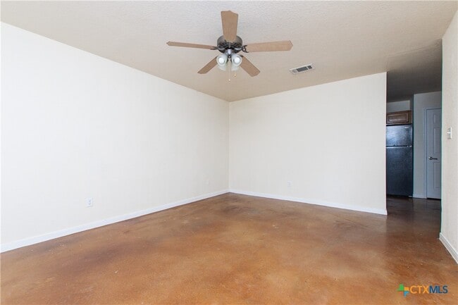 property at 211 W Arlo Rd