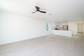7626 Chancery Gate in San Antonio, TX - Building Photo - Building Photo