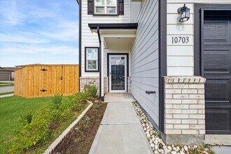 10703 Cora Breeze Ln in Houston, TX - Building Photo - Building Photo
