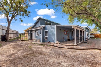 5053 E Hwy 71 in Del Valle, TX - Building Photo - Building Photo