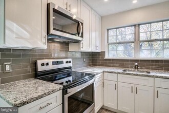 3803 Green Ridge Ct in Fairfax, VA - Building Photo - Building Photo