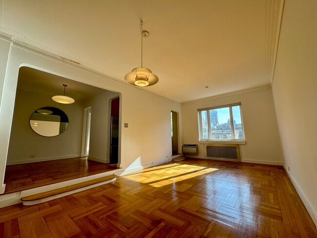 255 W 23rd St, Unit 6GW in New York, NY - Building Photo - Building Photo