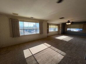 228 W Teapot Dome Ave in Porterville, CA - Building Photo - Building Photo