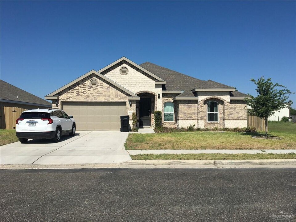 7507 N 55th Ln in McAllen, TX - Building Photo