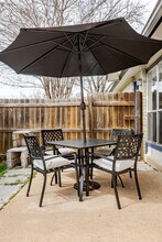 6101 Parkwood Dr in Austin, TX - Building Photo - Building Photo