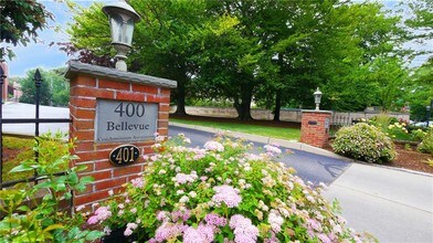 401 Bellevue Ave-Unit -203 in Newport, RI - Foto de edificio - Building Photo