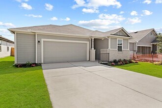 411 Town Lk Bnd in Kyle, TX - Building Photo - Building Photo